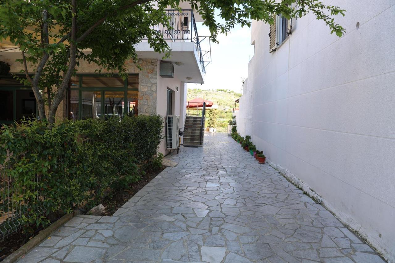 Hotel Kalaja Boks Bagian luar foto
