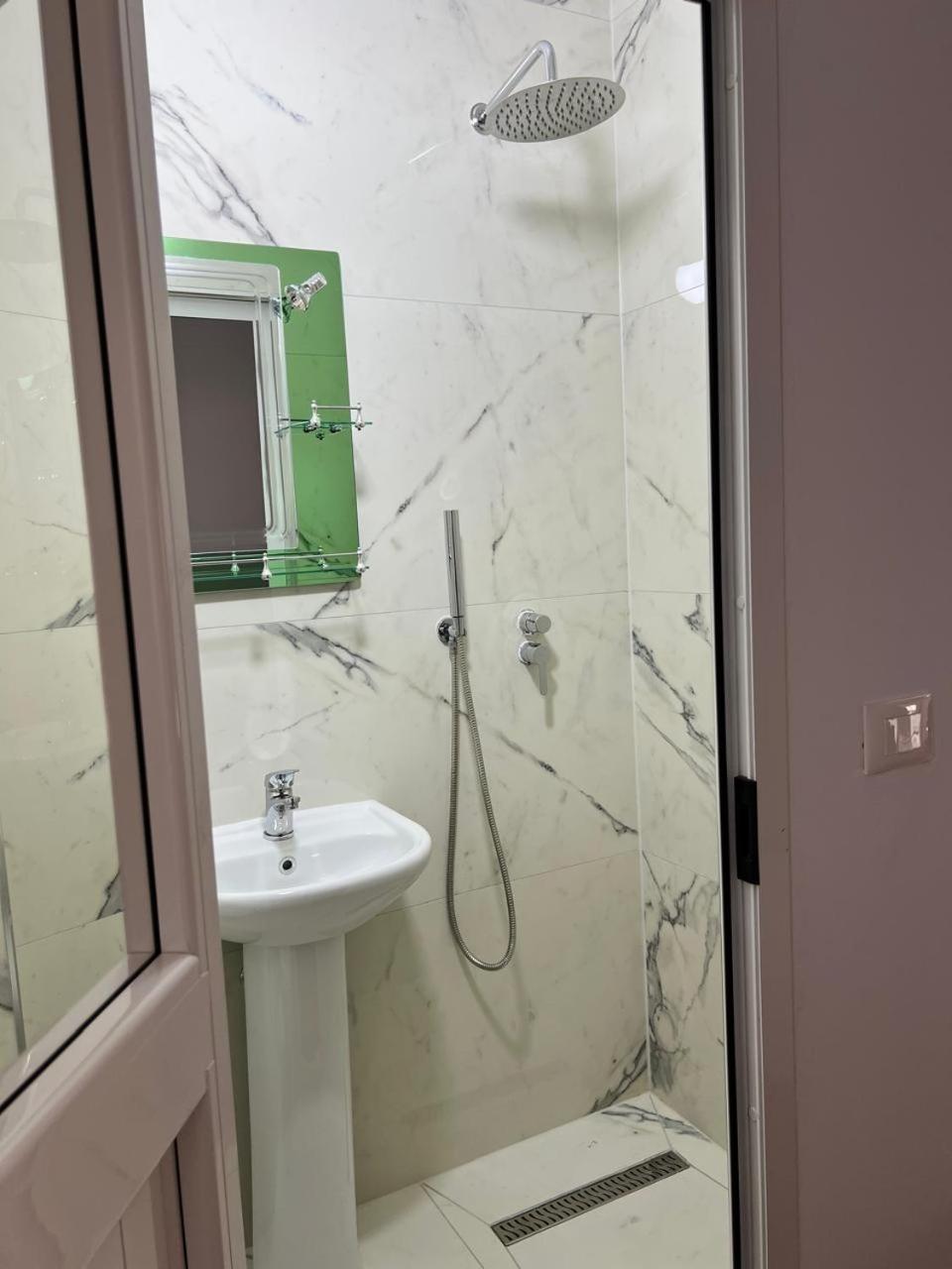 Hotel Kalaja Boks Bagian luar foto