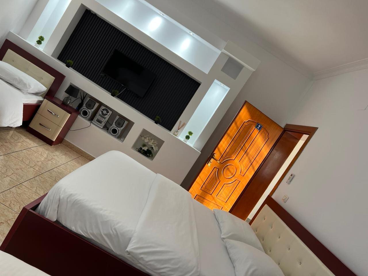 Hotel Kalaja Boks Bagian luar foto