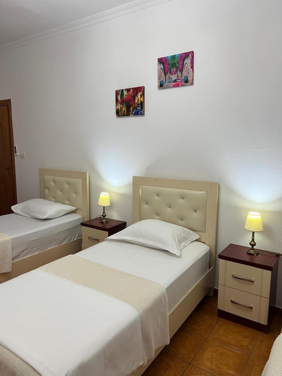 Hotel Kalaja Boks Bagian luar foto